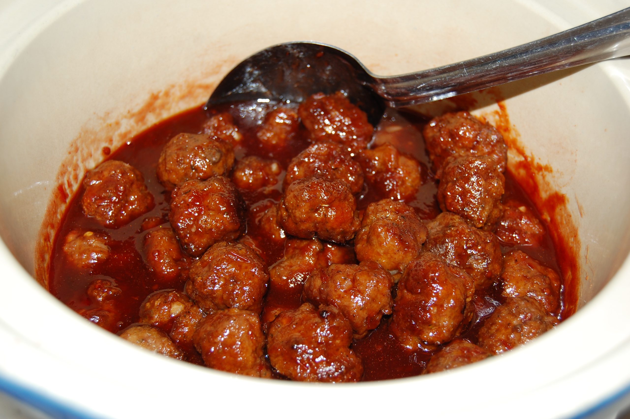 Slow Cooker Grape Jelly Meatballs - Slow Cooker Gourmet