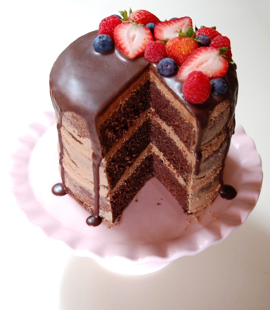 Naked Chocolate Cake with Nutella Buttercream Frosting Chocolate ...