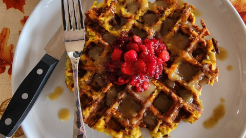 https://www.cookingmamas.com/wp-content/uploads/2022/11/Leftover-Stuffing-Waffles-with-Maple-Gravy-480x270.png